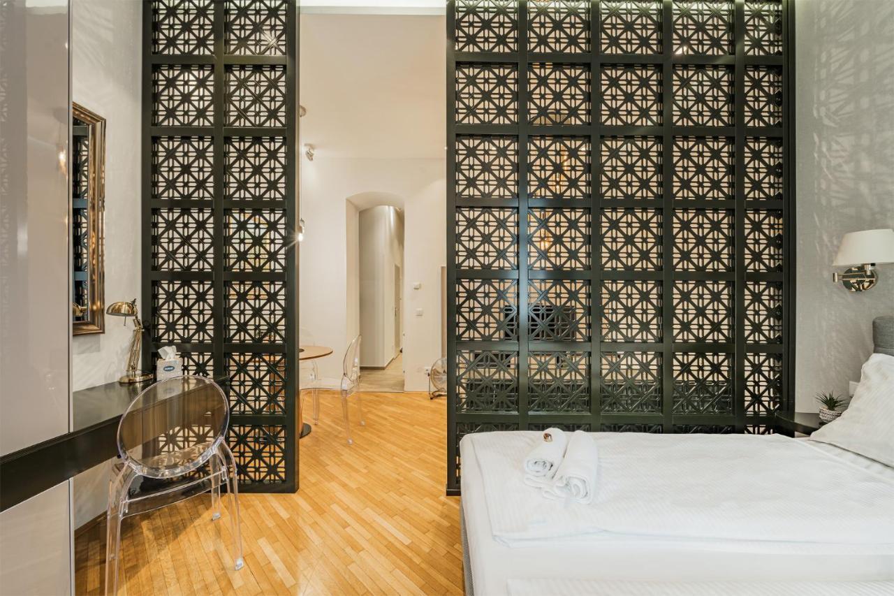 Zeus Design Schoenbrunn Viena